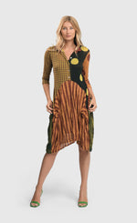 Load image into Gallery viewer, Front full body view of a woman wearing the alembika mix pocket dress.

