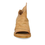 Load image into Gallery viewer, front view of the A.S.98 Craig wedge in Camel.
