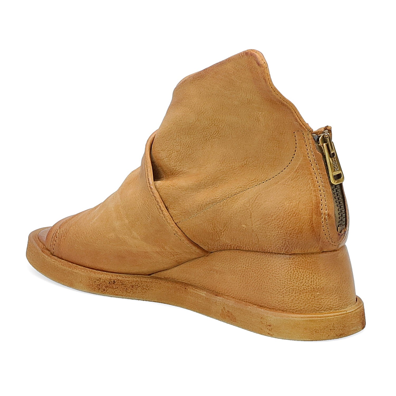 inner back side view of the A.S.98 Craig wedge in Camel.