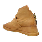 Load image into Gallery viewer, inner back side view of the A.S.98 Craig wedge in Camel.
