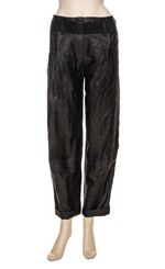 Load image into Gallery viewer, Front bottom half view of a mannequin wearing the beate heymann glossy coal linen pant.
