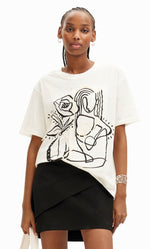 Load image into Gallery viewer, Front top half view of the desigual arty illustration Tee
