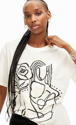 Load image into Gallery viewer, Front top half view of the desigual arty illustration Tee
