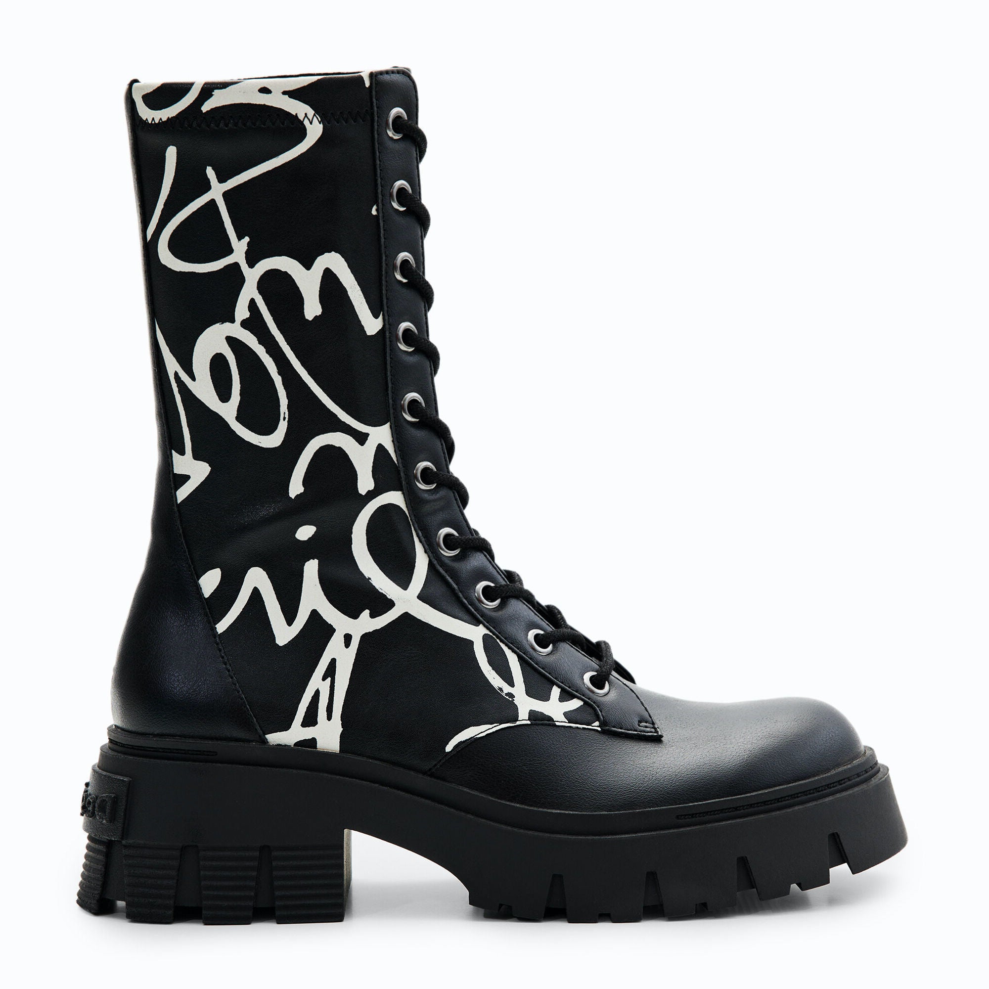 Outer side view of the desigual message boot