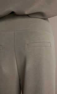 Back close up view of a woman wearing the Summum Clay Scuba Wide-Leg Sweatpant