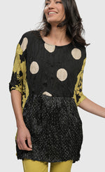 Load image into Gallery viewer, Front top half view of a woman wearing the alembika mix crinkle tunic.
