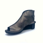 Load image into Gallery viewer, Inner side view of the trippen mandarin sandal in steel
