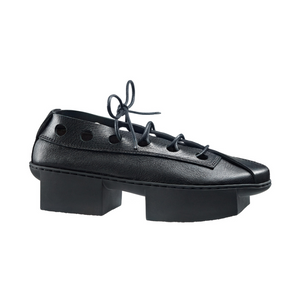 outer side view of the trippen spores shoe in black.