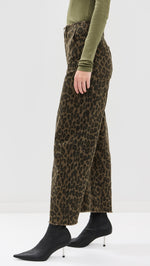 Load image into Gallery viewer, Le Jean Utility Soft Barrel Jeans - Dark Leopard
