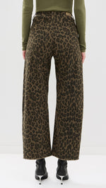 Load image into Gallery viewer, Le Jean Utility Soft Barrel Jeans - Dark Leopard
