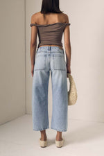 Load image into Gallery viewer, Le Jean Selena Crop
