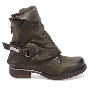 Outer side view of the emerson boot in jungle (olive). This boot has a lace up front with a leather overlay that's secured with a buckle.
