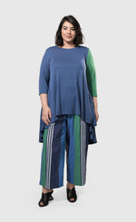 Load image into Gallery viewer, front full body view of a woman wearing the alembika ocean stripes 4-pocket trousers.
