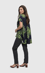 Load image into Gallery viewer, Back full body view of a woman wearing the alembika royal/green hula hi-lo swing top
