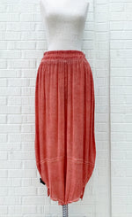 Load image into Gallery viewer, Front view of the crea concept coral pant. This pant has a wide leg with a tapered bottom and an elastic, scrunched waistband.

