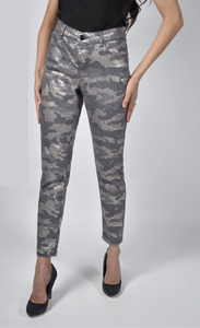 Front bottom half view of a woman wearing the frank lyman camo/grey denim pant. This pant is slim and has a silver foiled camo print.