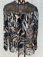 Load image into Gallery viewer, Beate Black Camouflage Top - ModeAlise
