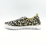 Load image into Gallery viewer, Inner side view of the ilse jacobsen leopard flat. This flat has black and green leopard print all over it with a creme base. The sole is white and the upper has perforated holes all over it.
