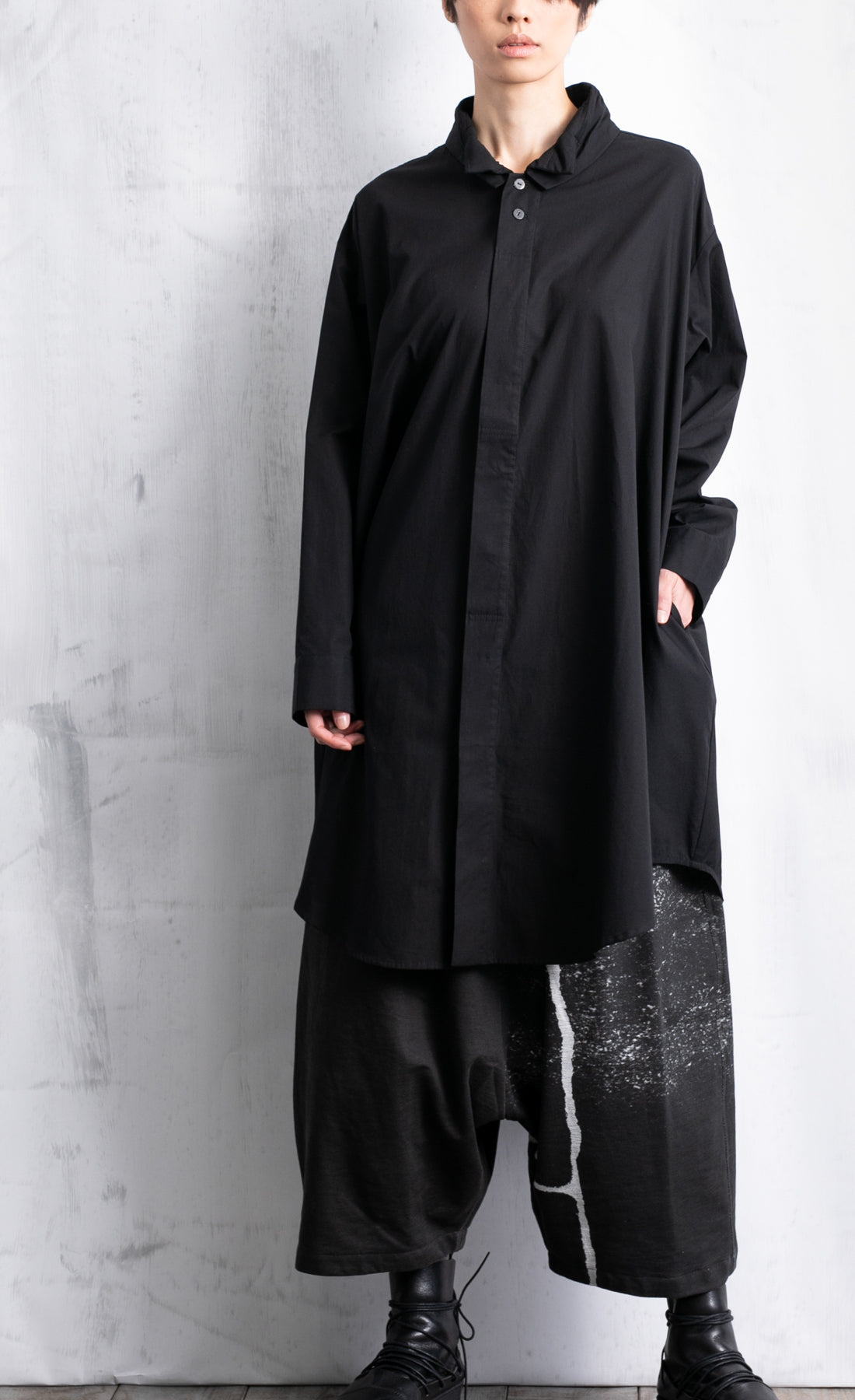 Moyuru Long Black Shirt