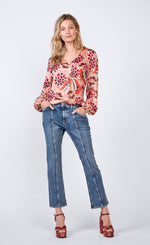 Load image into Gallery viewer, Summum V-Neck Bold Flower Top
