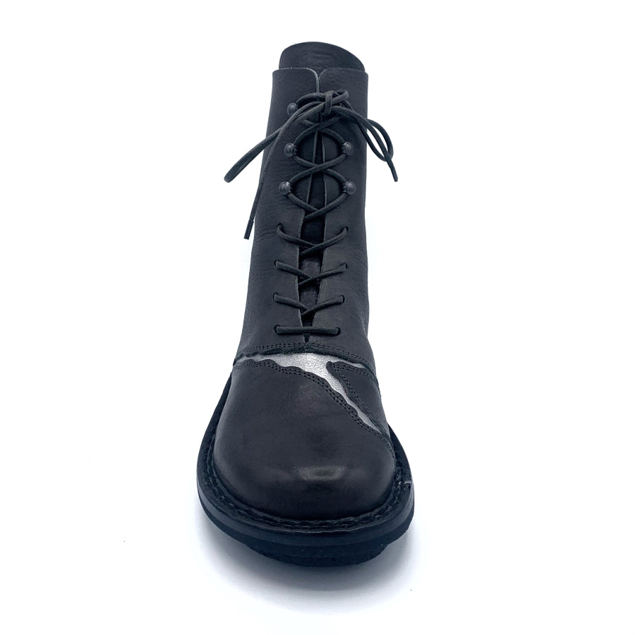 Front view of the trippen kintsugi ankle boot. This boot is in the color shark with cracked silver seams on the front. It is flat with a lace up front.